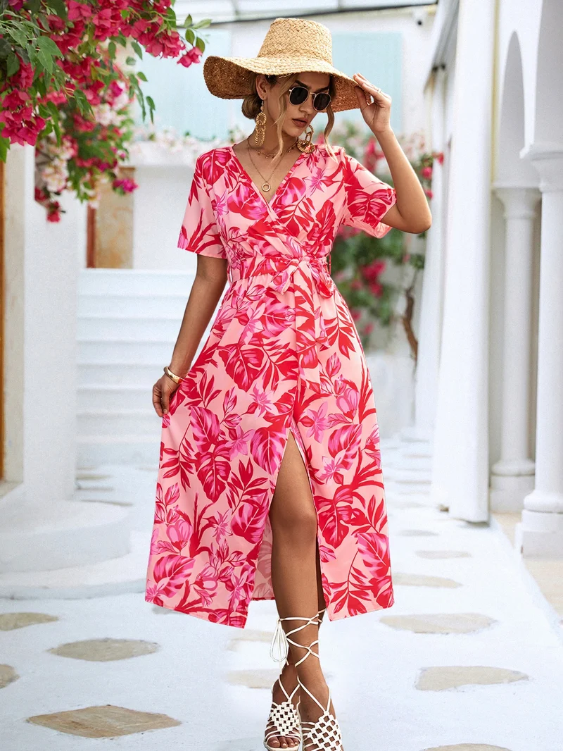 Damen Wickelkleid im floralen Design mit eleganten Rüschendetails