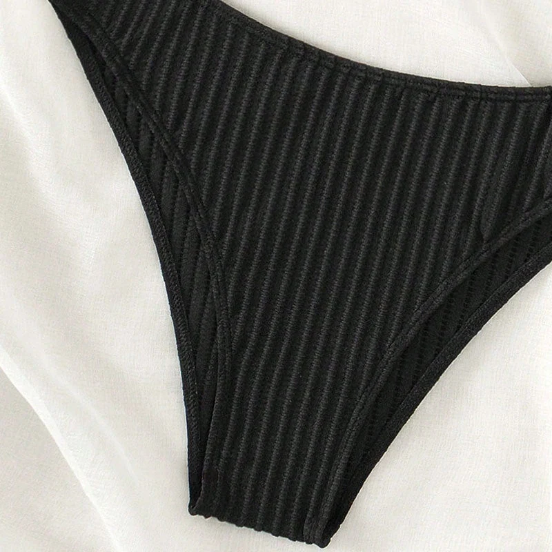 Damen Bikinitop mit sportlichem Schnitt und verstellbaren Trägern