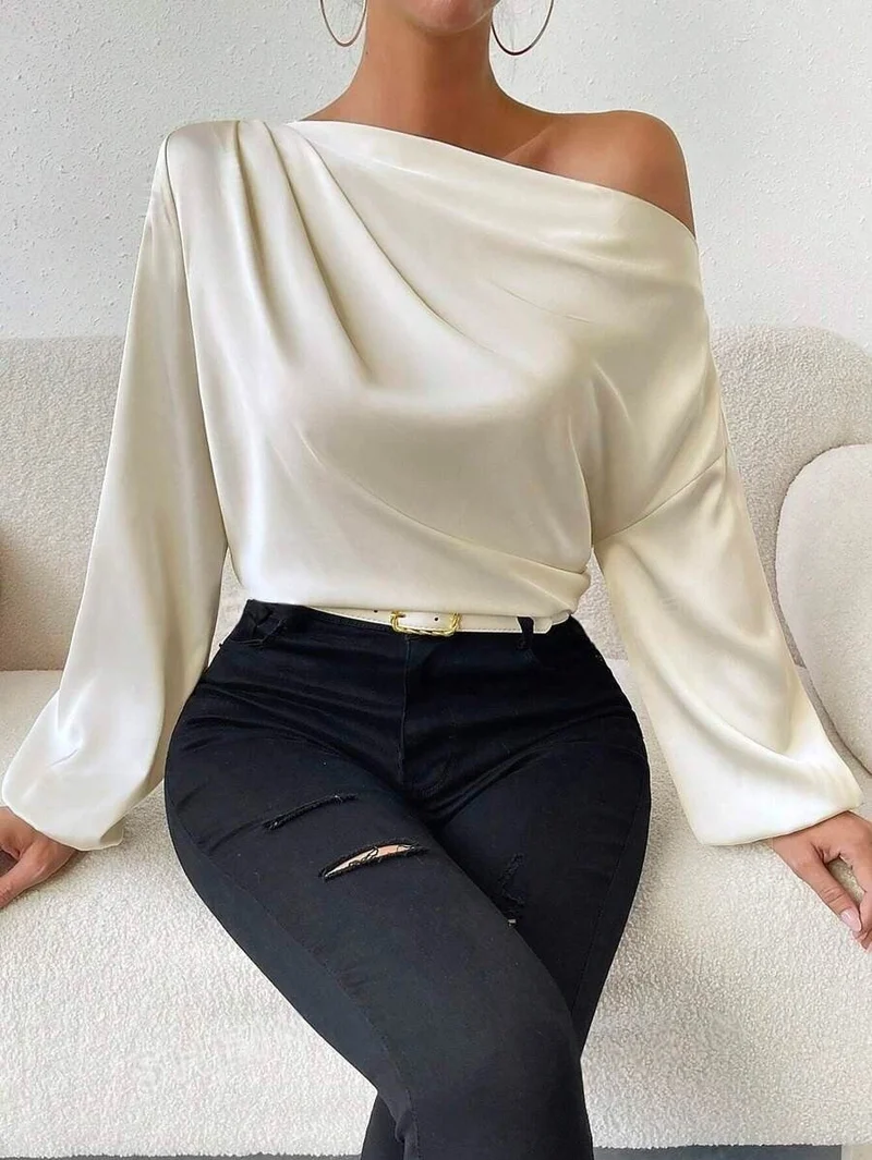 Damen Satin-Oberteil mit asymmetrischem Ausschnitt und fließendem Schnitt