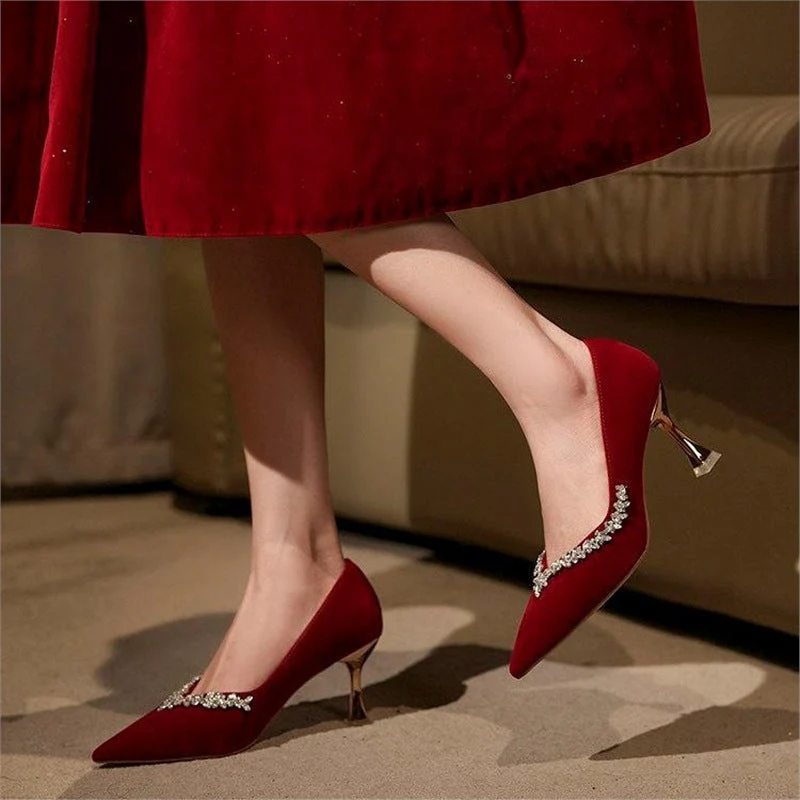 Damen elegante spitze Pumps mit Kristallverzierung