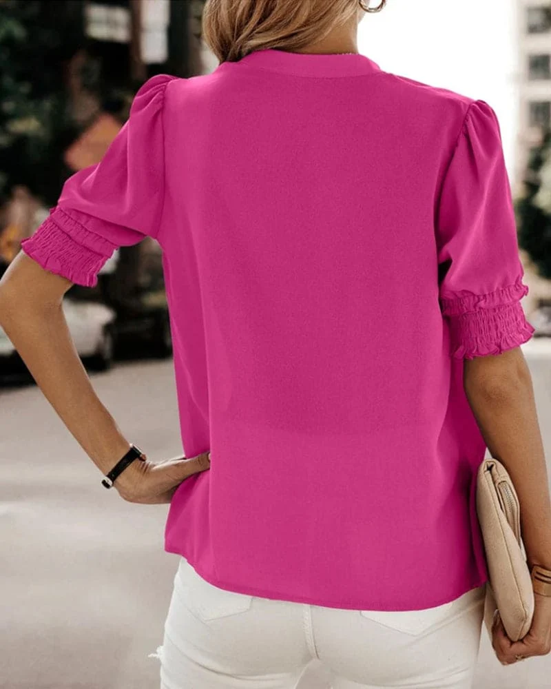 Bluse mit kurzen Ärmeln und V-Ausschnitt