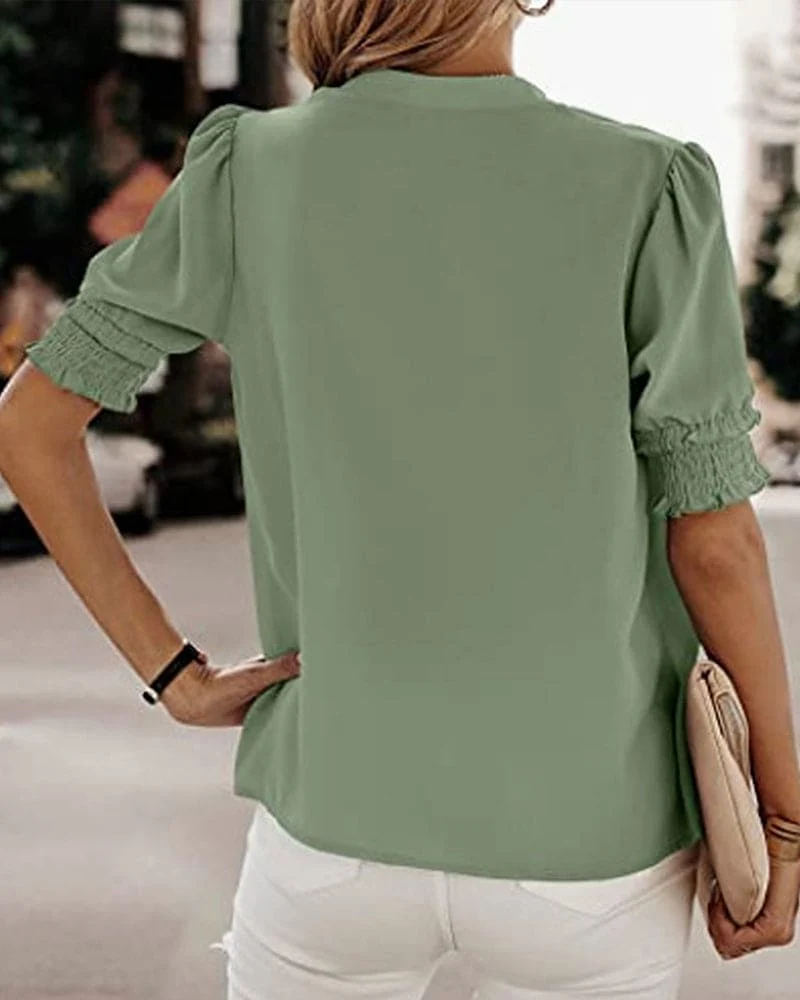 Bluse mit kurzen Ärmeln und V-Ausschnitt