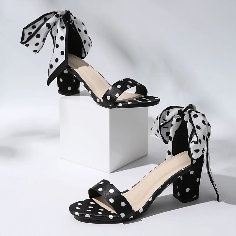 Damen High-Heels mit verspieltem Schleifendesign und elegantem Blockabsatz