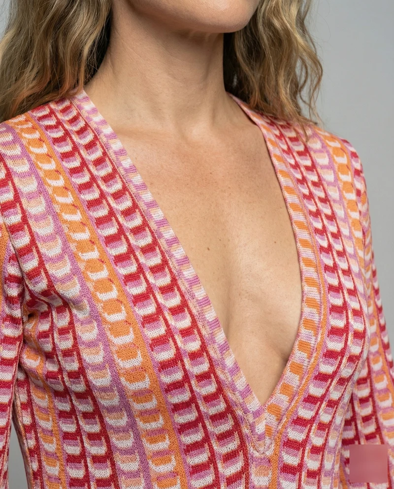Damen nan luftiges Häkel-Strandkleid mit tiefem V-Ausschnitt, taillierter Silhouette und Glockenärmeln Nord Taschen