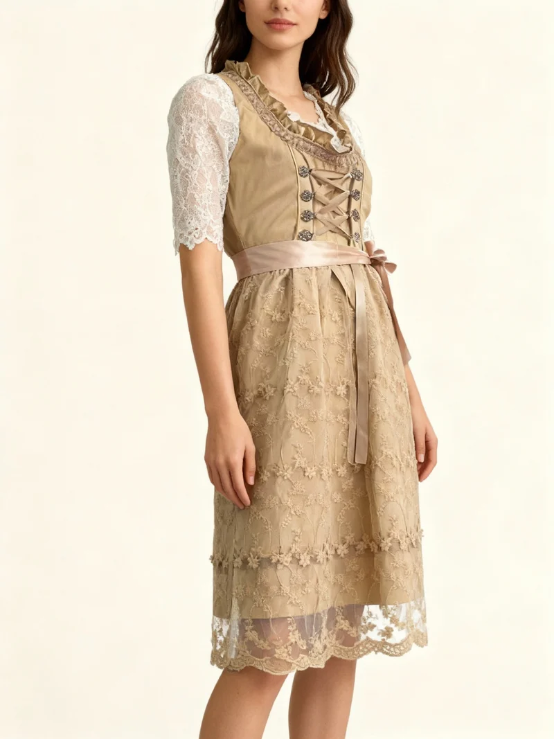 Tracht für Damen mit Schürze und Bluse