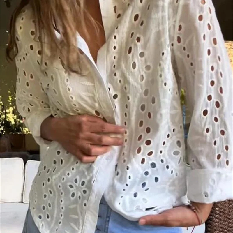 Damen Bluse mit luftiger Lochstickerei Nord Taschen