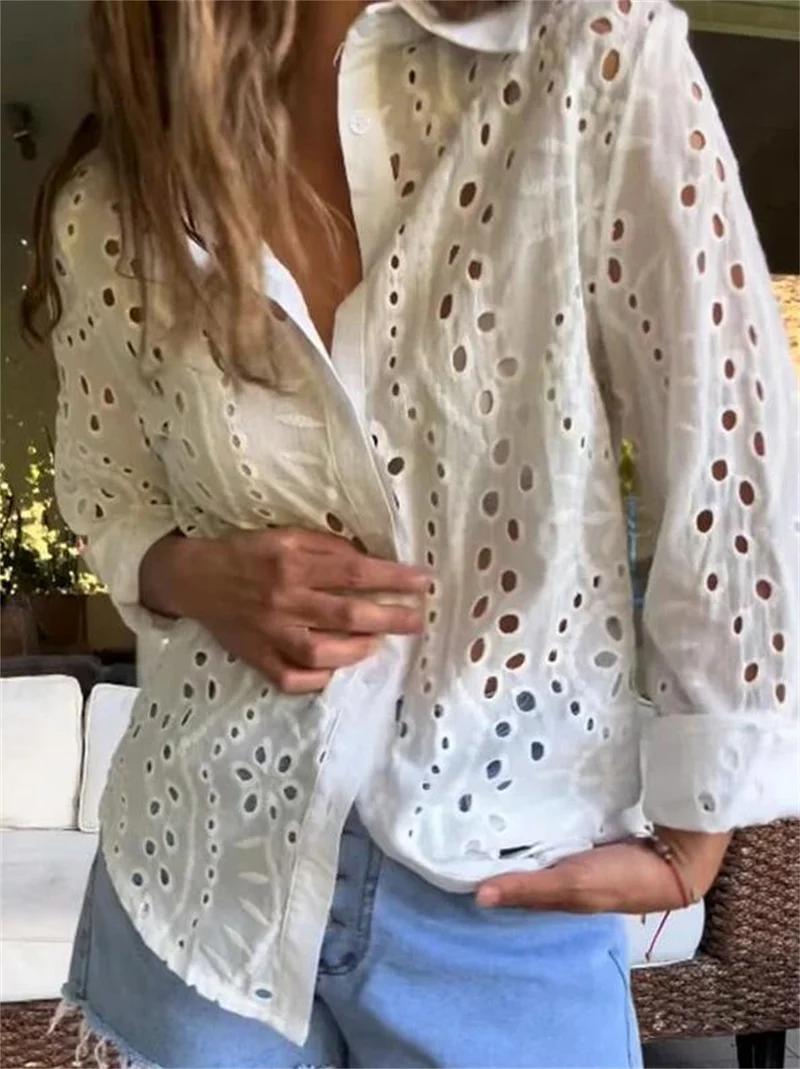 Damen Bluse mit luftiger Lochstickerei Nord Taschen