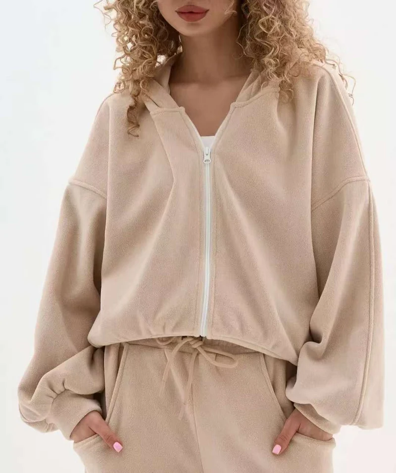 Damen cropped Kapuzenjacke aus weichem Fleece mit Reißverschluss Nord Taschen