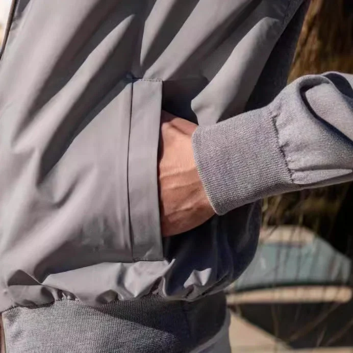 Herren stylische Freizeitjacke mit hohem Kragen und praktischen Taschen