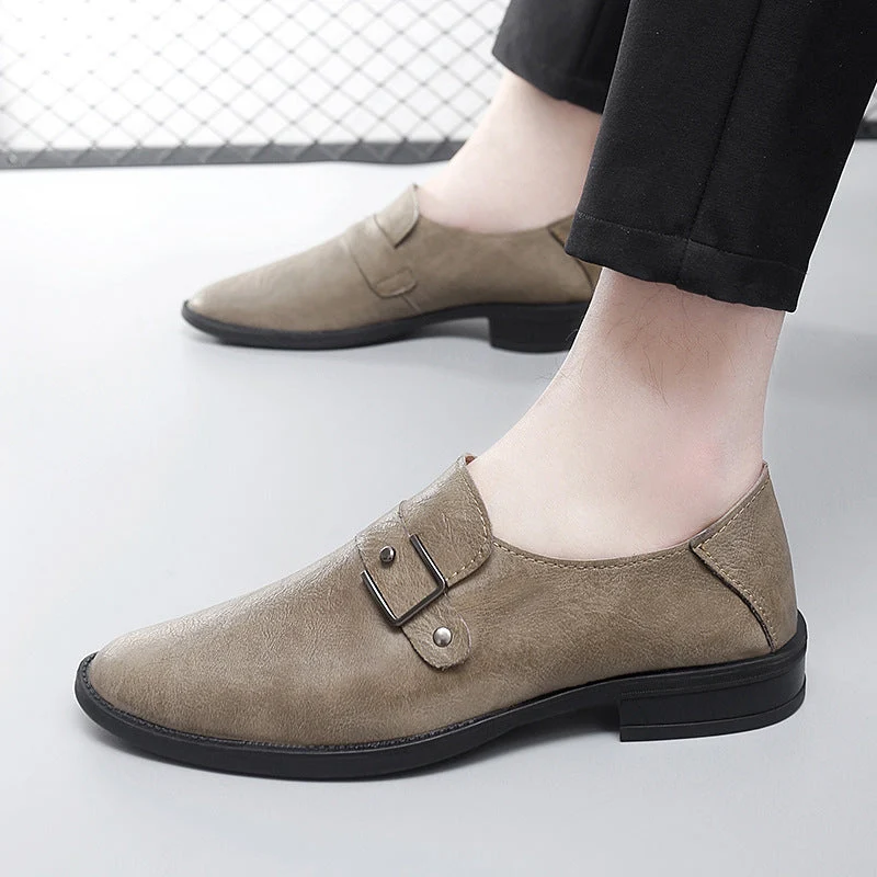 Herren eleganter Leder Slipper mit dekorativem Riemen