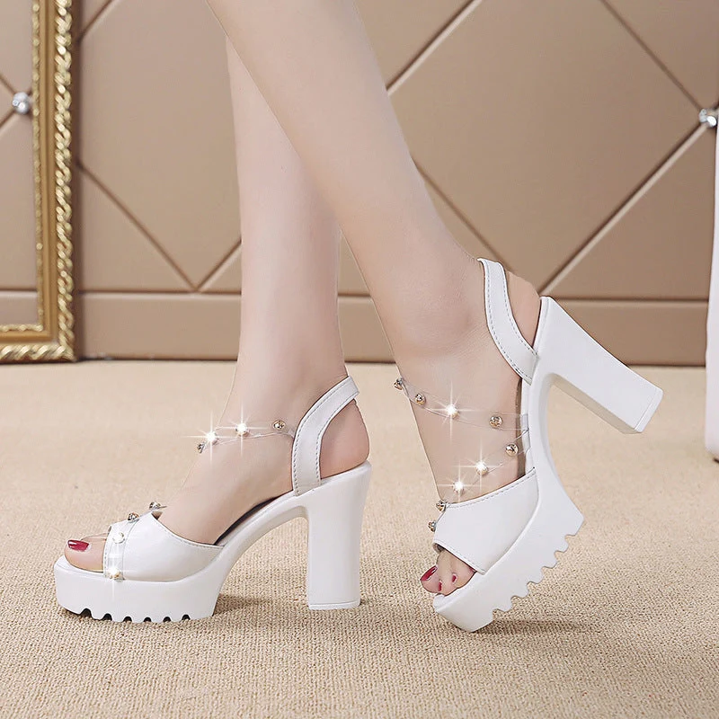Damen Plattform-Sandalen mit dekorativen Riemen und Glamourösen Akzenten Nord Taschen