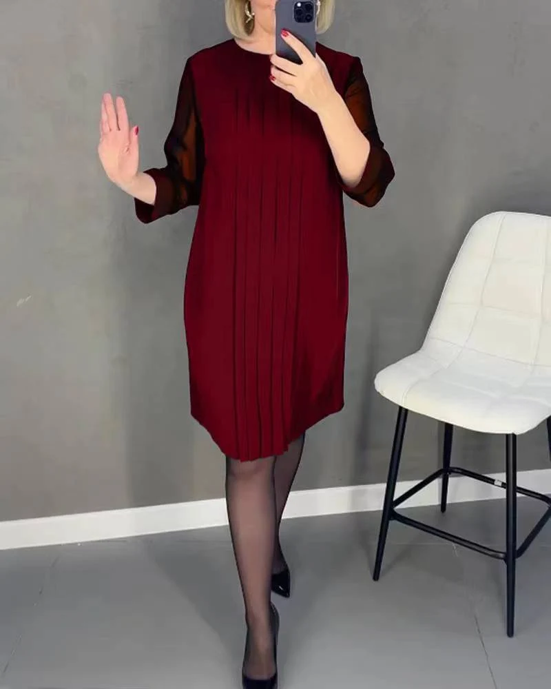 Damen Plissee Abendkleid mit transparenten Ärmeln und elegantem Schnitt