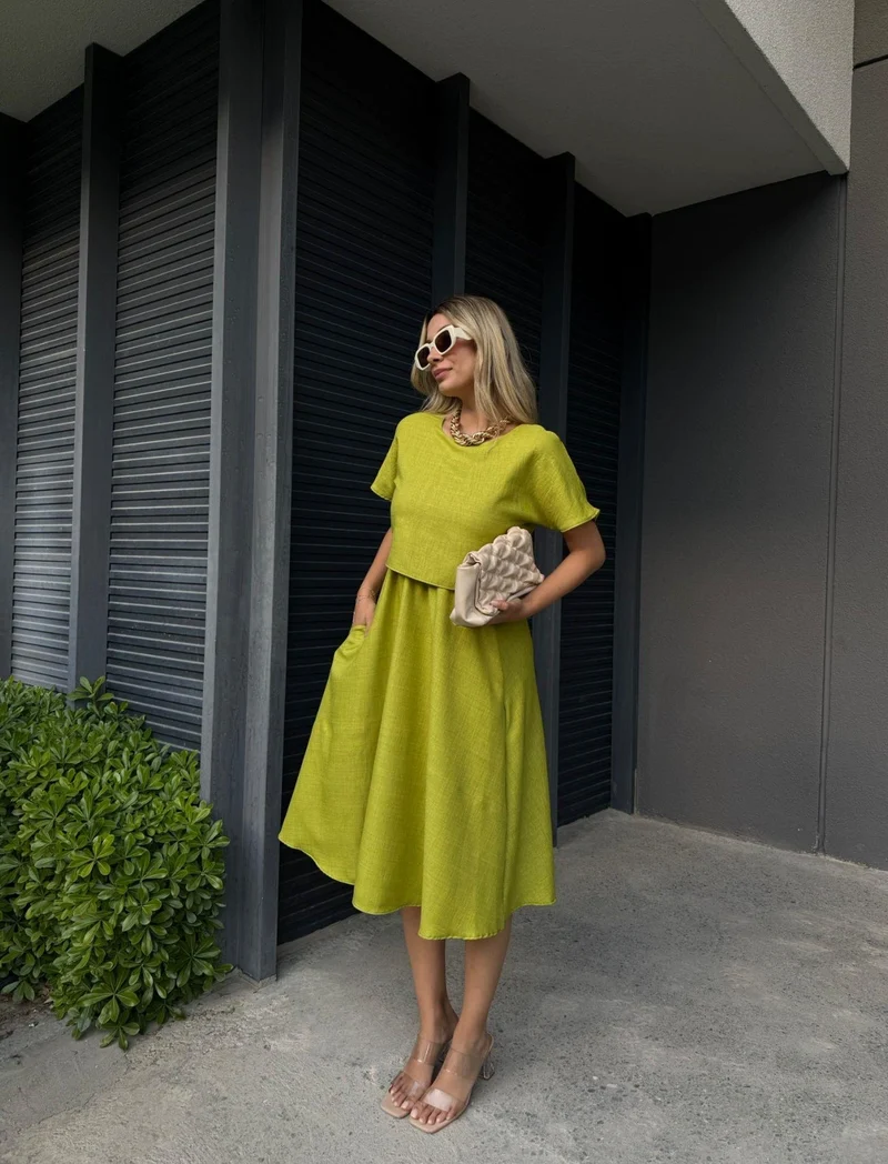 Damen Midi-Kleid mit weitem Schnitt und praktischen Taschen Nord Taschen
