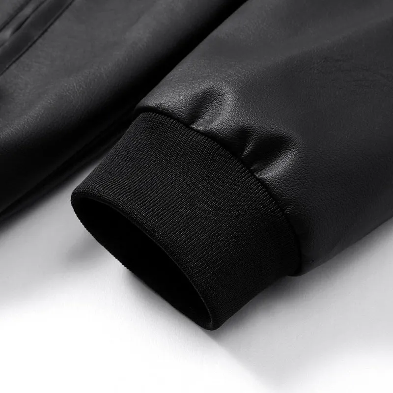 Herren Lederbomberjacke mit schmalem Stehkragen, verdecktem Reißverschluss und minimalistischen Ziernähten Nord Taschen