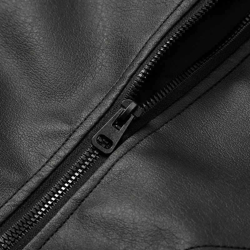 Herren Lederbomberjacke mit schmalem Stehkragen, verdecktem Reißverschluss und minimalistischen Ziernähten Nord Taschen