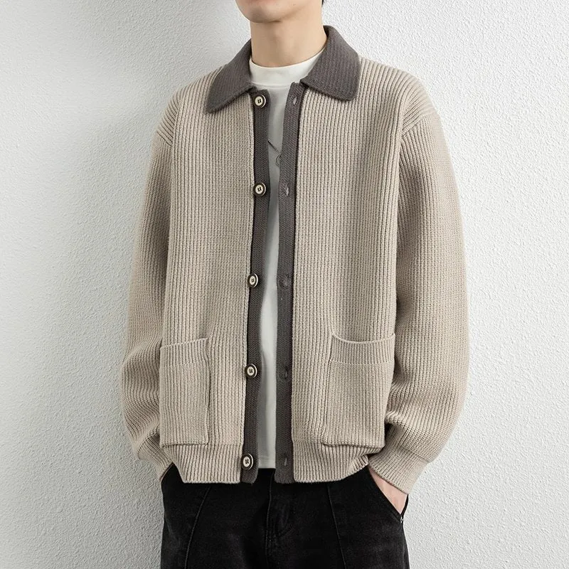 Herren Kontrastkragen-Strickjacke mit durchgehender Knopfleiste und aufgesetzten Taschen Nord Taschen