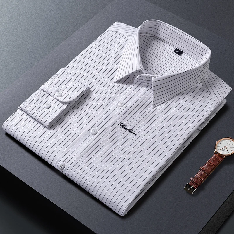 Herren Klassisches gestreiftes Business‑Hemd aus Baumwollmix mit Kentkragen und Brustlogo Nord Taschen